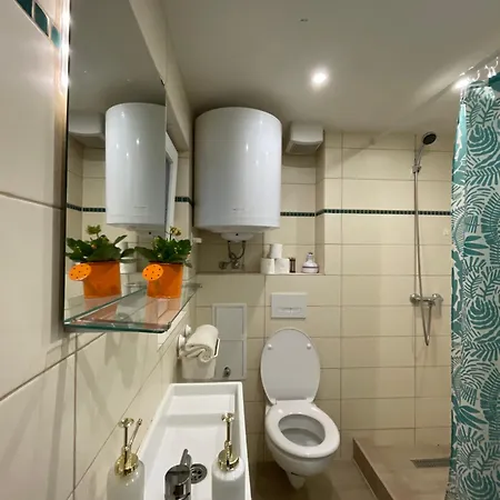 In Apartman *
